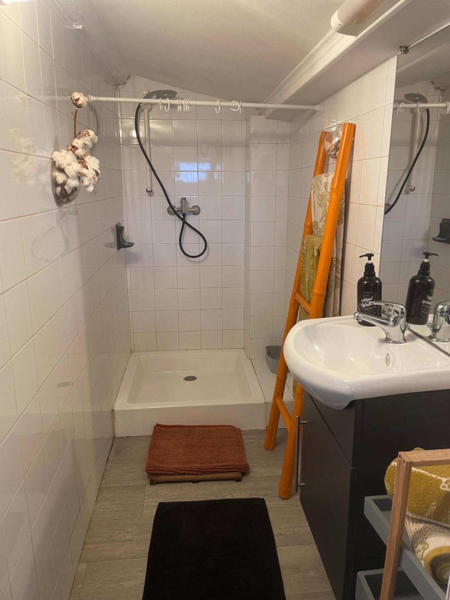 Studio Havre De Paix Au Pont Du Gard Piscine Et Jacuzzi Chez Valerie Payre Vers Pont du Gard Exterior foto